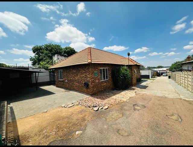 30 BEDROOM HOUSE FOR SALE IN ELSBURG